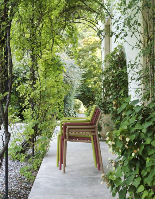 Кресло пластиковое Doga белый 600х565х835 мм Кресло пластиковое Doga белый 600х565х835 мм