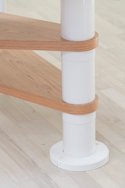 Винтовая лестница Montreal Classic d140 Белый Винтовая лестница Montreal Classic d140 Белый