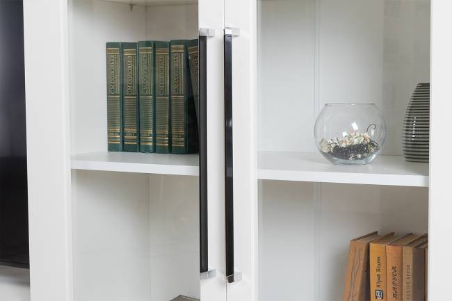 Валенсия два комода-тумбы и сервант три дверки № 123 цвет белый шагрень