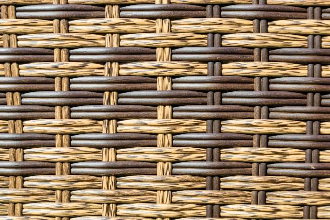 Обеденный стол FIONA в коричневом цвете Обеденный стол FIONA в коричневом цвете